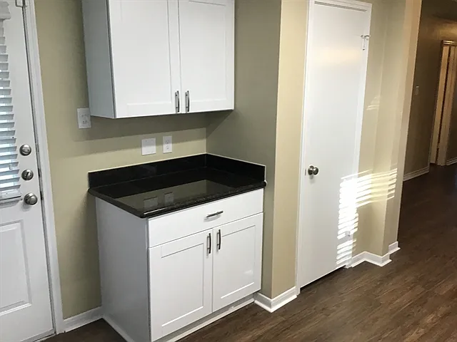 1703 Oak Valley Dr — Photo 3