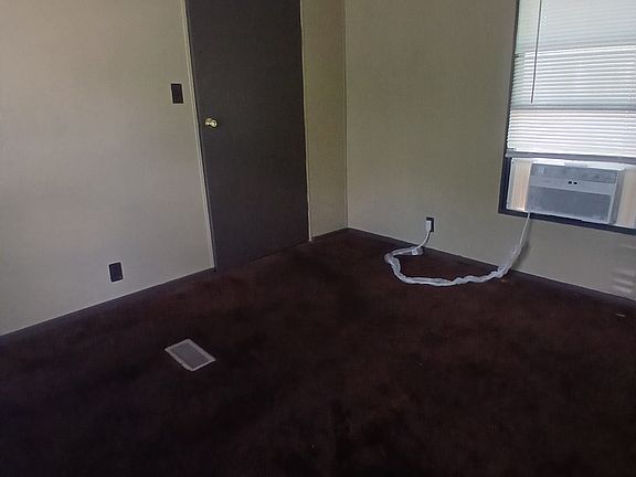 4th image of 102 Buddy Hunts Cir