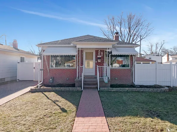 7900 Mortenview Dr, Taylor, MI 48180