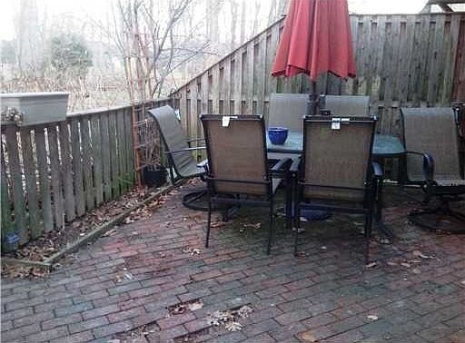 3rd image of 260 Hampshire Dr
