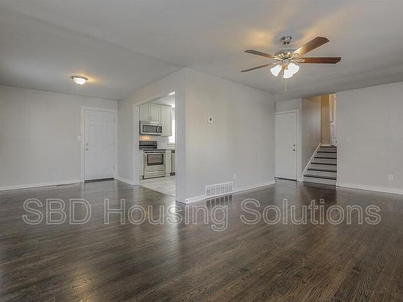 2nd image of 13525 Applewood Dr