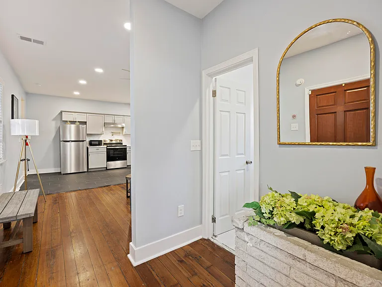 66 Line St #B — Photo 12