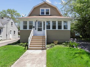 111 N Hager Ave, Barrington, IL 60010