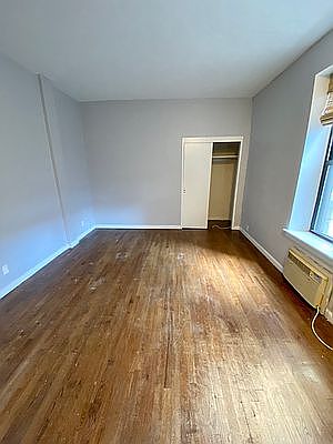 2nd image of 35 W 64th St APT 6E