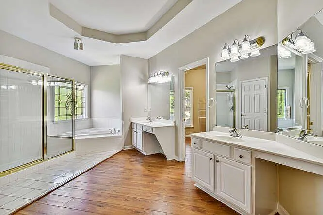 330 Winherst Ln — Photo 15