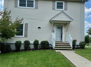 108 Fruit Ave, Farrell, PA 16121