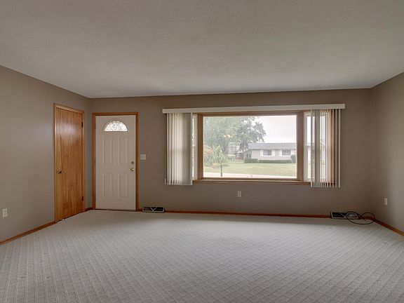 2nd image of 5223 Willer Dr S