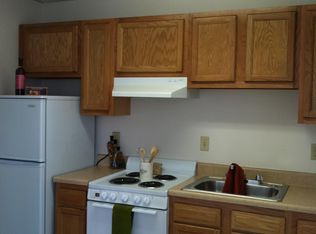 818 Chicopee St APT 11, Chicopee, MA 01013