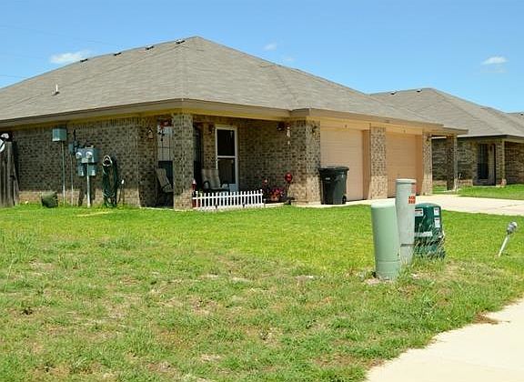 3rd image of 1207 Nicholas Cir APT B