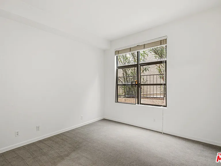 11636 Montana Ave #103 — Photo 31