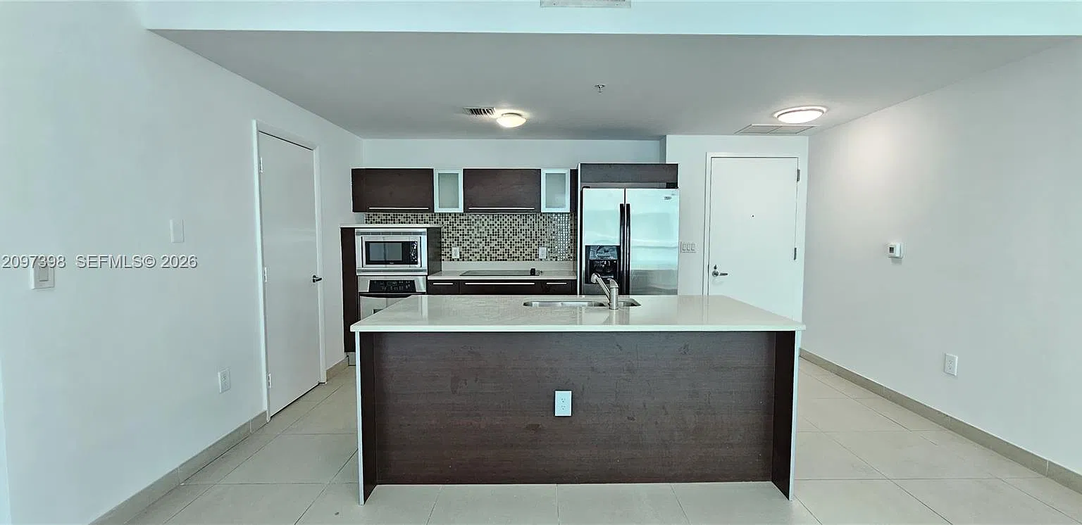 Quantum On The Bay Condo — Photo 2