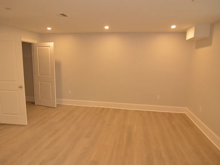 100 Brooks St — Photo 20