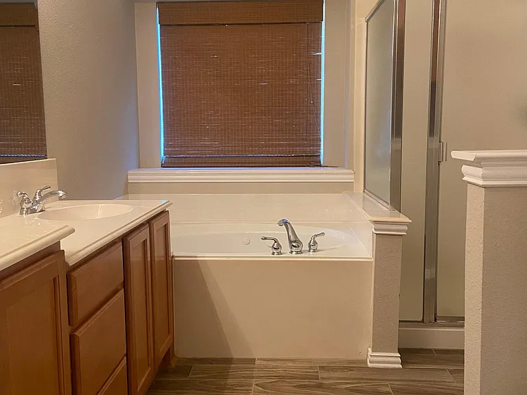 302 Crabapple Dr — Photo 15