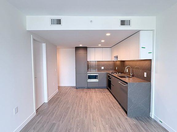 5th image of 2135 Springer Ave #3701