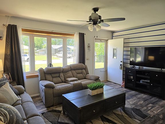 2nd image of 8323 Scott Ln