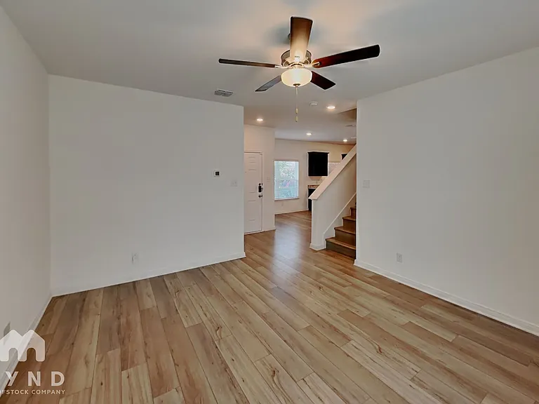 10846 Emerick St — Photo 5