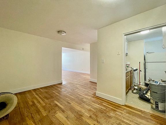 2nd image of 130 E 18th St APT 3L