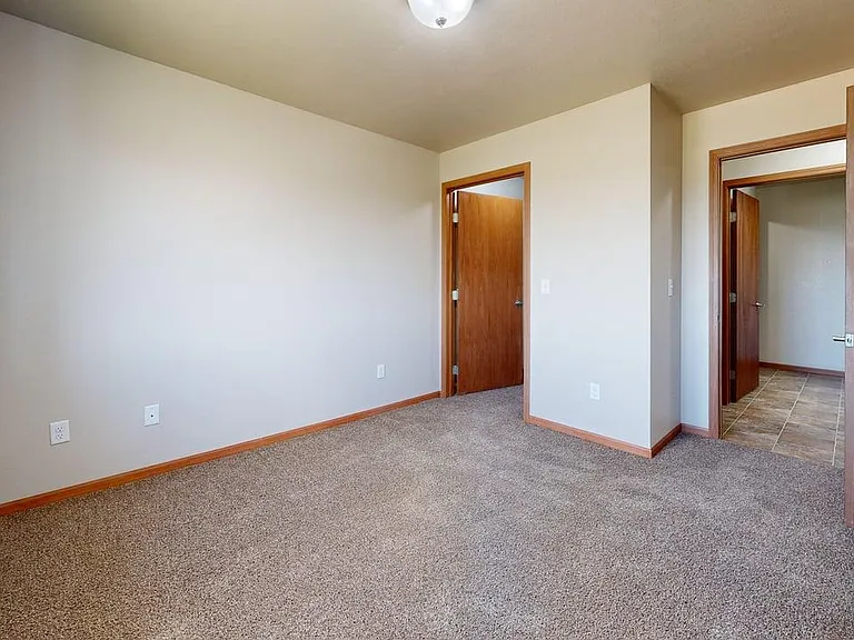 Bakken Ridge Apartments — Photo 10