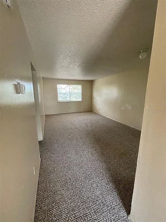 2 bed, 1.0 bath, 818 sqft, $1,050 — Photo 3