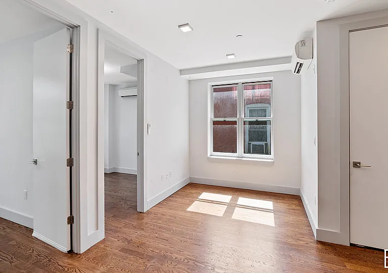 311 Woodbine St #2A — Photo 2