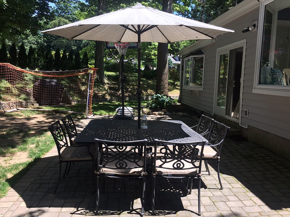 2nd image of 7 Hilaire Dr