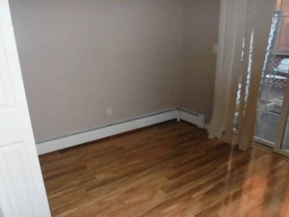 5th image of 25-16 Sixteen Warsaw Ave
