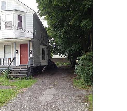 3rd image of 119 Essex St