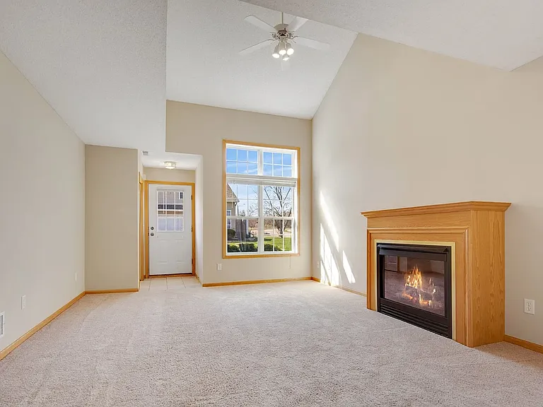 601 Meadow Ln — Photo 16