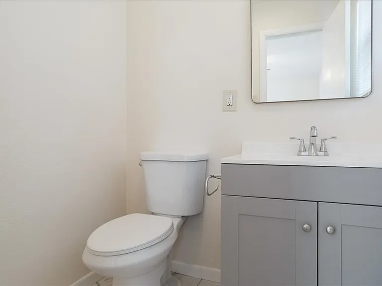 1924 Jones Cir — Photo 19