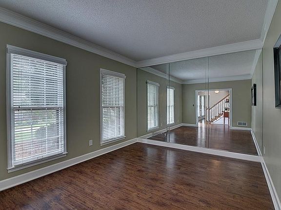 5th image of 2781 Saddlebrook Way NW