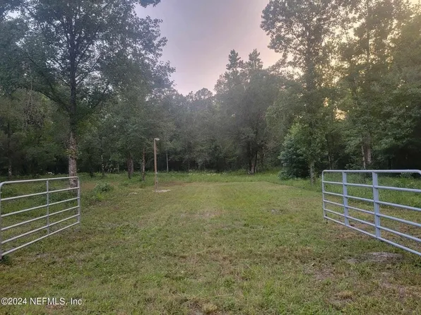 9605 Pocklington Ave, Hastings, FL 32145