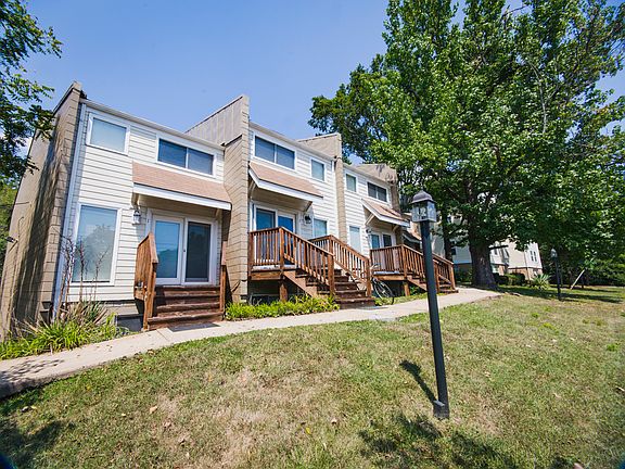 2nd image of 1821 Jefferson Park Ave #1B-1Ba-500Sqft