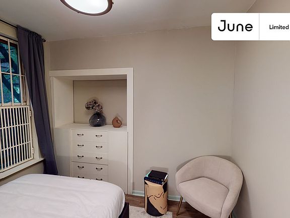 3rd image of 208 E 95th St #12-B