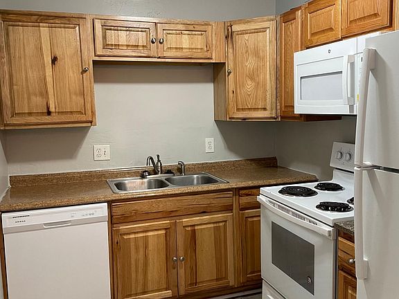 3rd image of 4154 Katanga Dr N