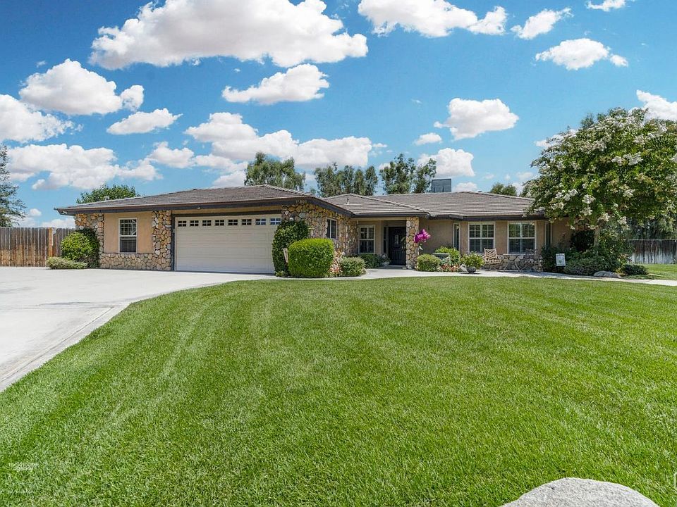 1st image of 15800 Manon Dr