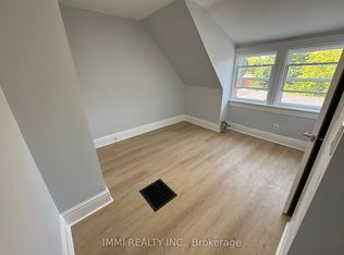 618 Bathurst St #302, Toronto, ON M5S 2R1
