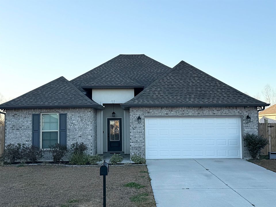 1st image of 212 Pond Dr
