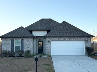 212 Pond Dr, Thibodaux, LA 70301