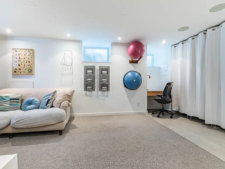 241 Garden Ave — Photo 30