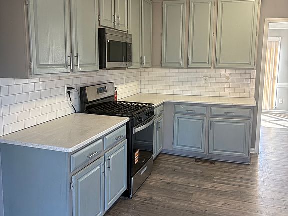 3rd image of 7424 Harbor Cove Ln