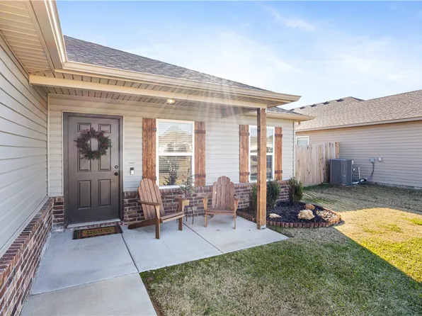 993 E Starling St, Fayetteville, AR 72701
