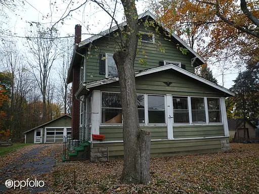 3523 Champlain Ave photo 1