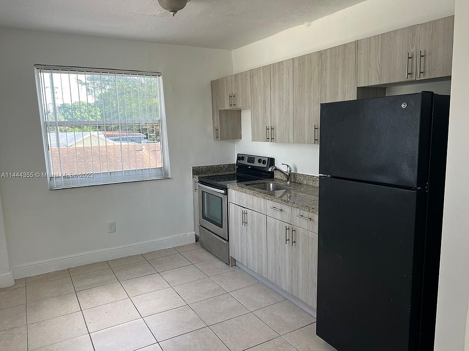 1st image of 4245 NW 24th Ave Unit 2