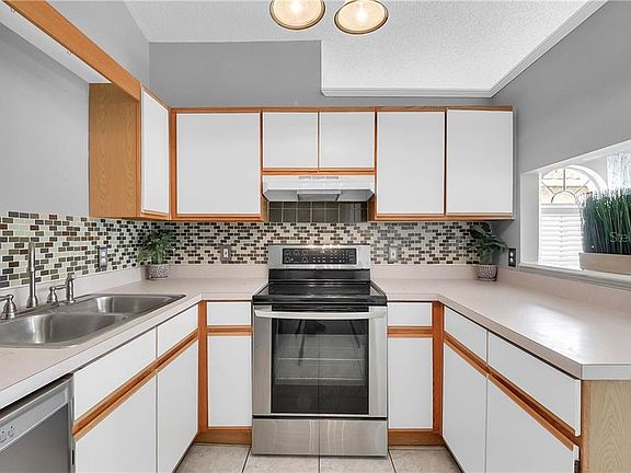 3rd image of 2480 Parsons Pond Cir