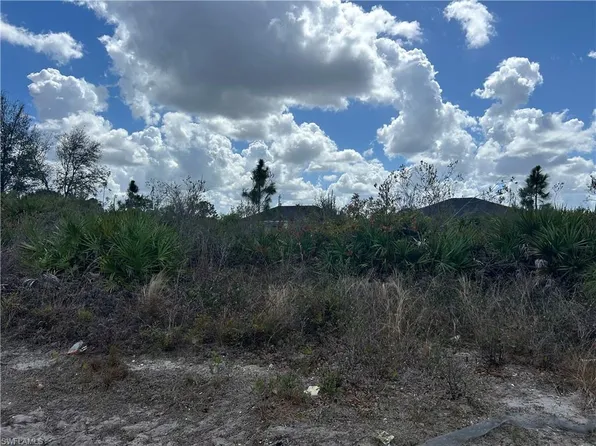 3205 W 8th ST, LEHIGH ACRES, FL 33971