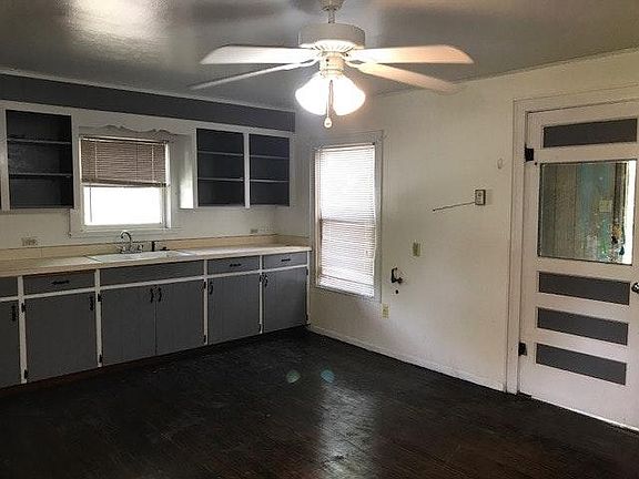 5th image of 724 E Pine St