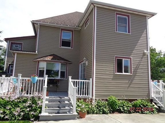 3rd image of 16 Jaekle Ave