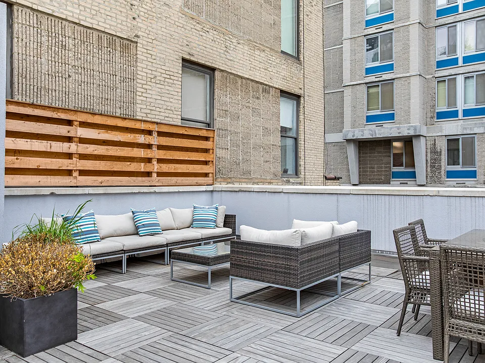 231 W 26th St #PENTHOUSE