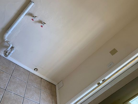 5th image of 317 E Maitland St