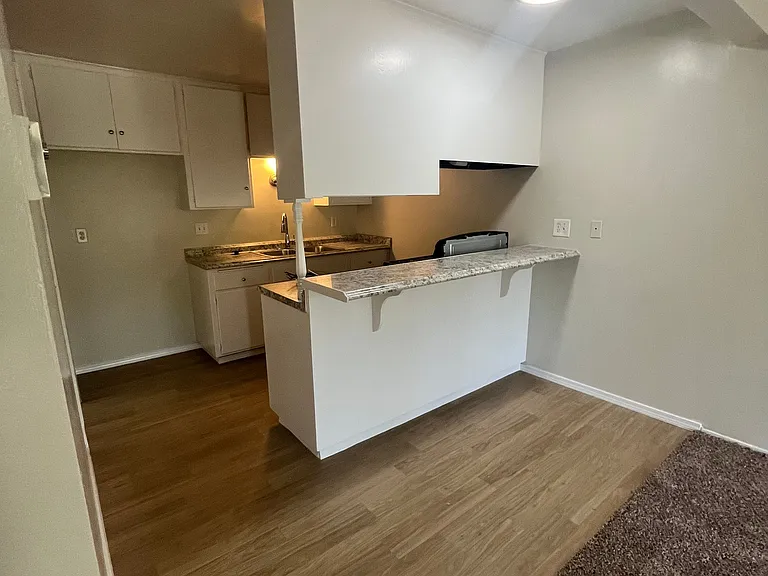 VILLA SANTA FE APARTMENTS — Photo 16